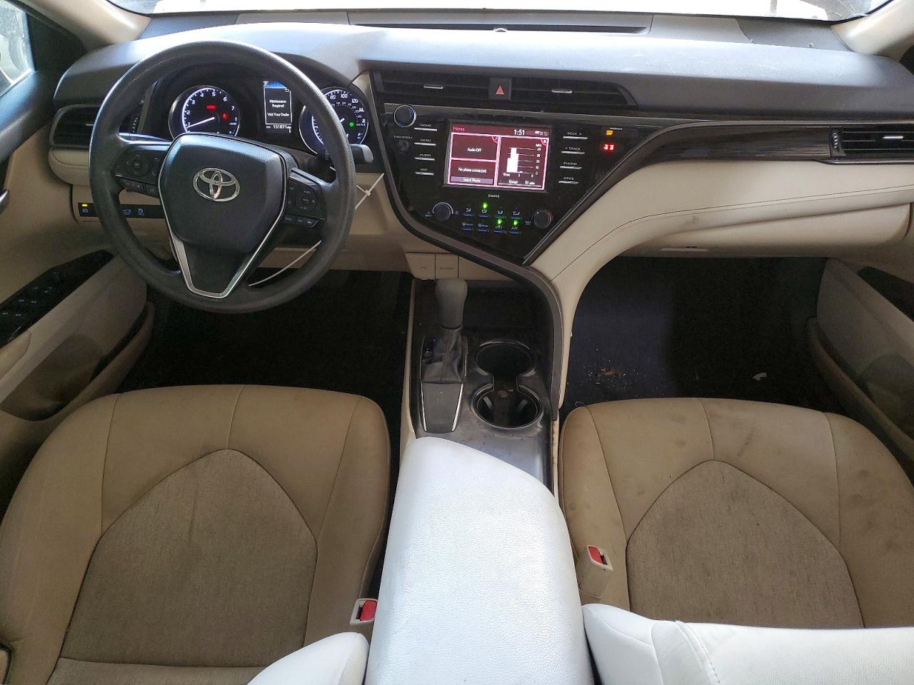 2020 TOYOTA CAMRY LE photo 15