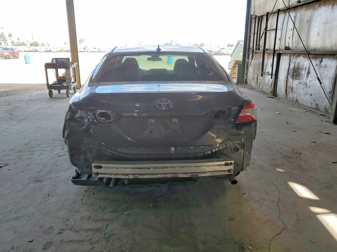 2020 TOYOTA CAMRY LE photo 11