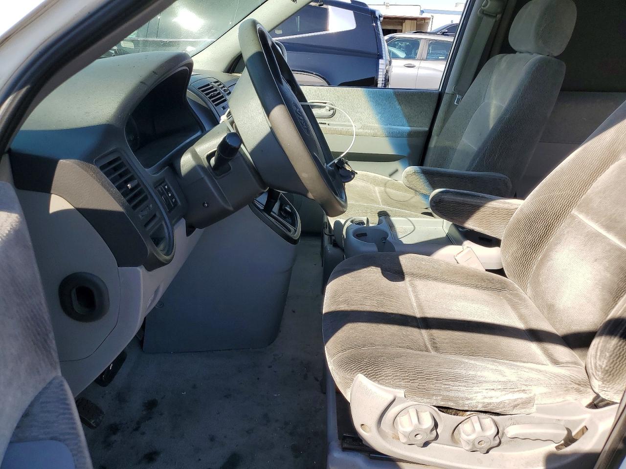 2005 KIA SEDONA LX photo 13