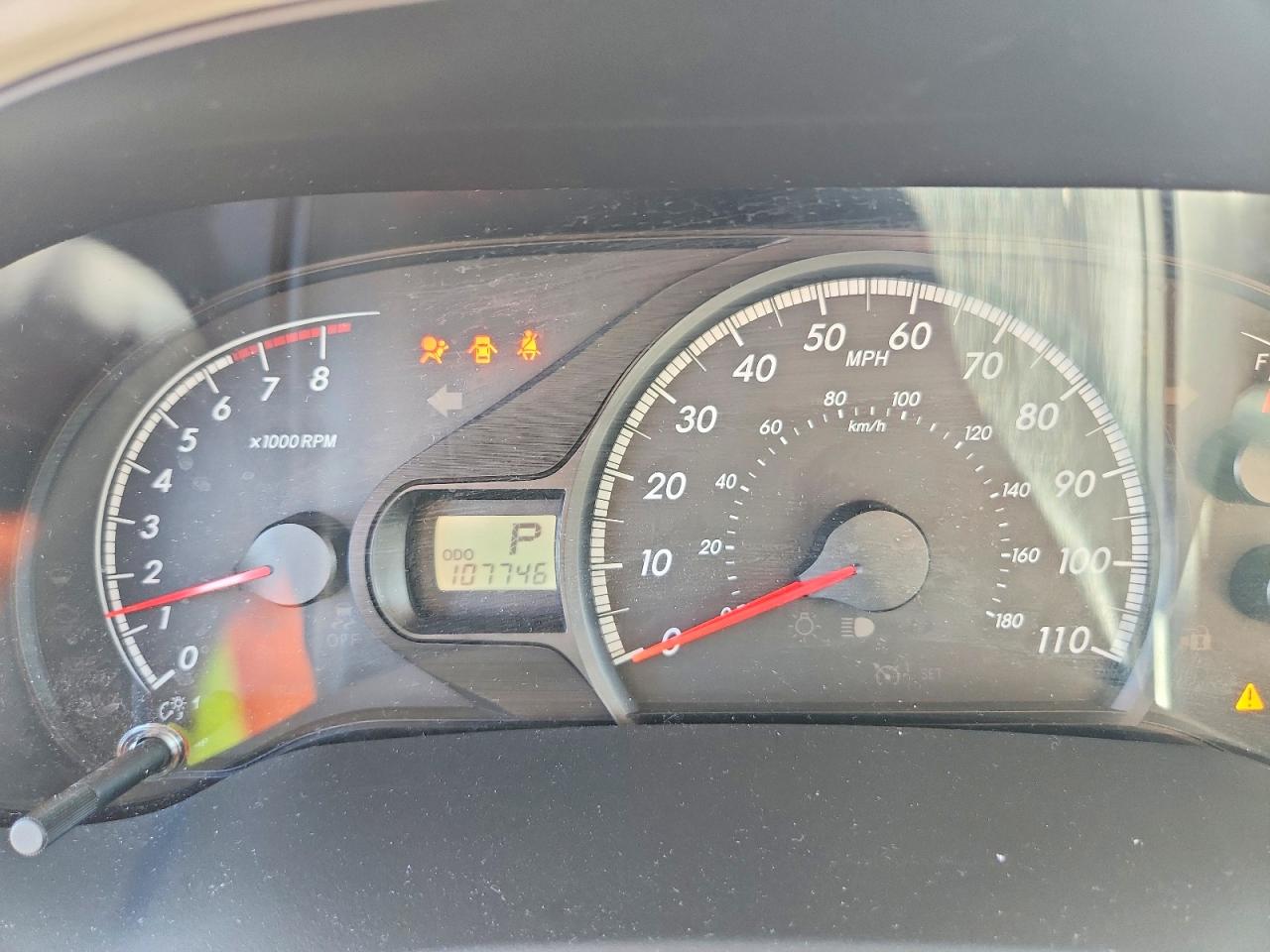 2014 TOYOTA SIENNA LE photo 25