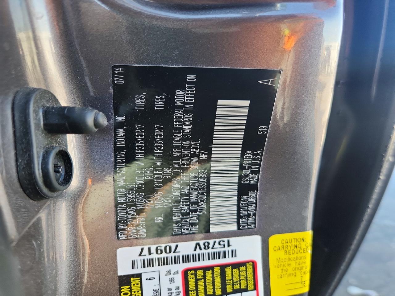2014 TOYOTA SIENNA LE photo 40