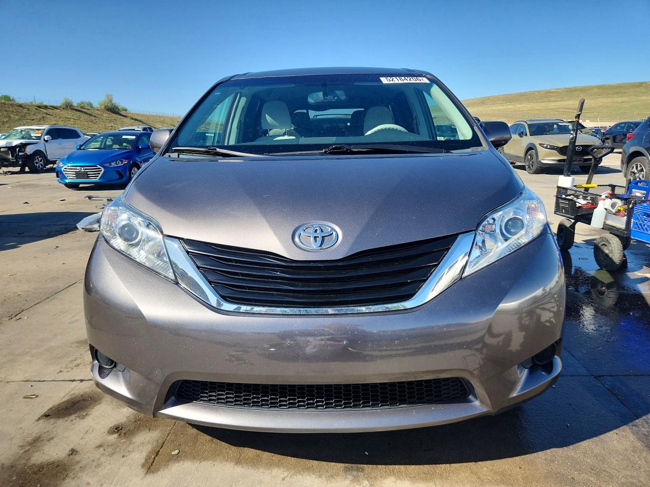 2014 TOYOTA SIENNA LE photo 13