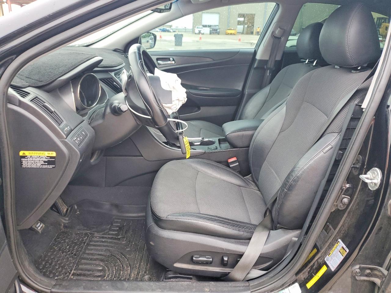 2013 HYUNDAI SONATA SE photo 13