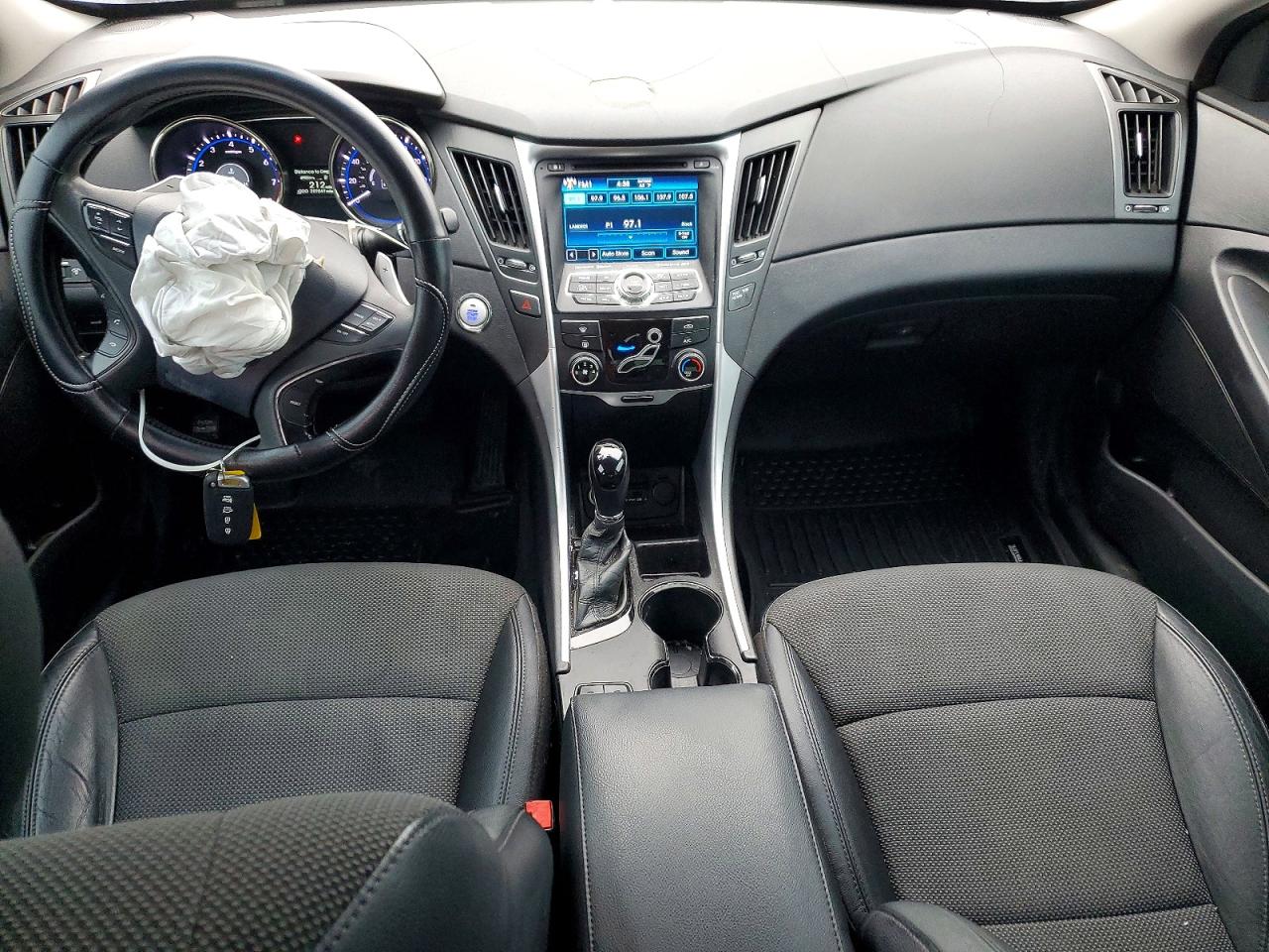 2013 HYUNDAI SONATA SE photo 15