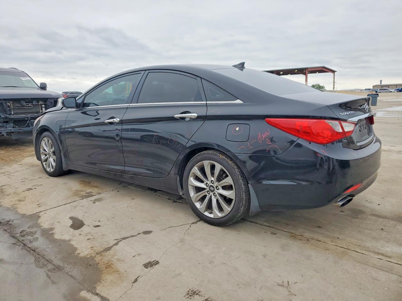 2013 HYUNDAI SONATA SE photo 3