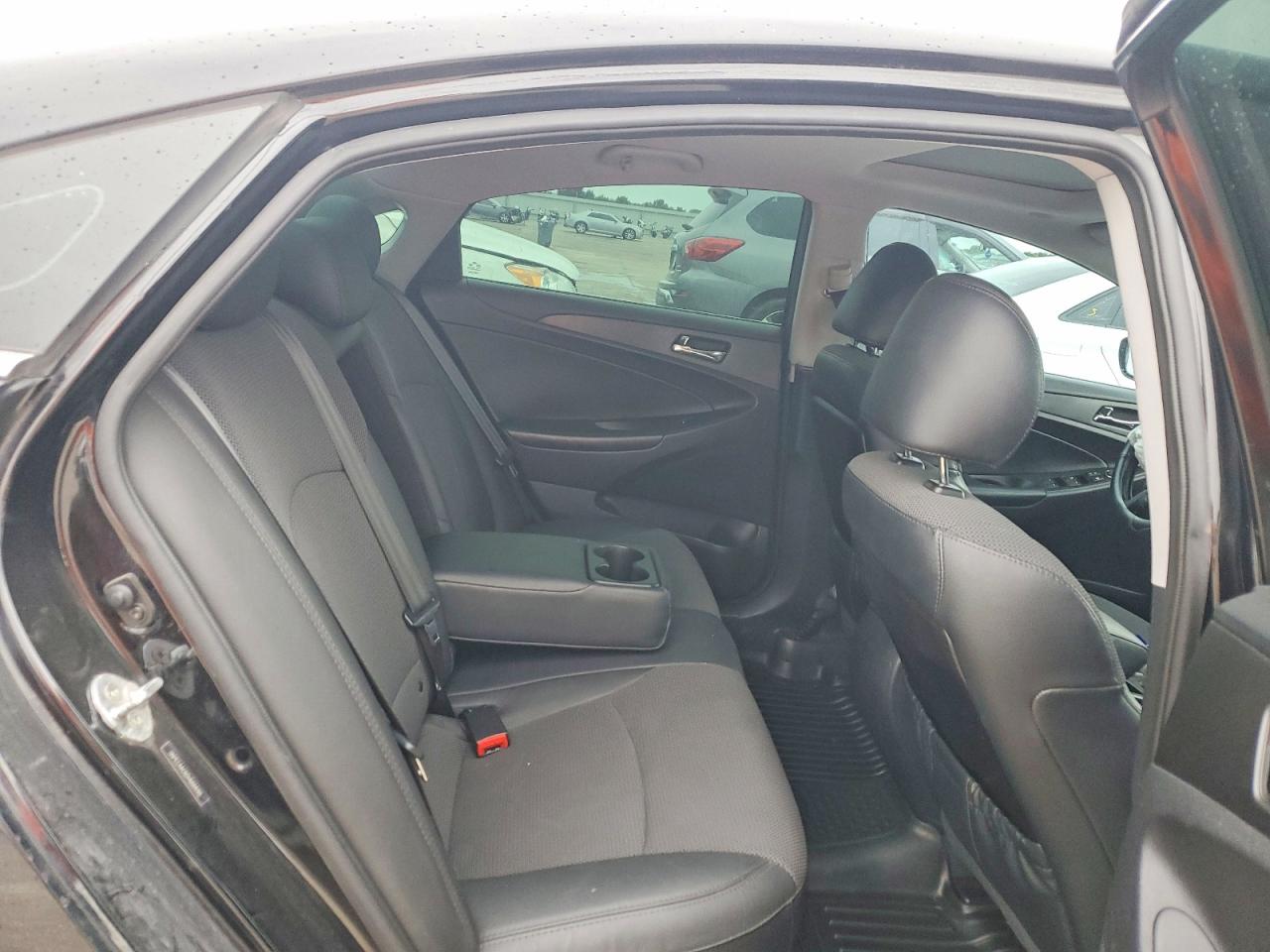2013 HYUNDAI SONATA SE photo 19