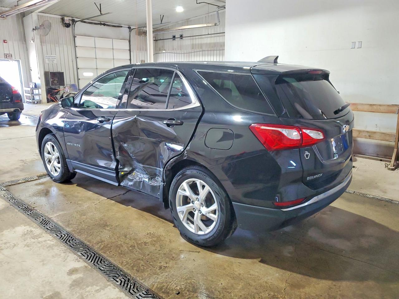 2019 CHEVROLET EQUINOX LT photo 2