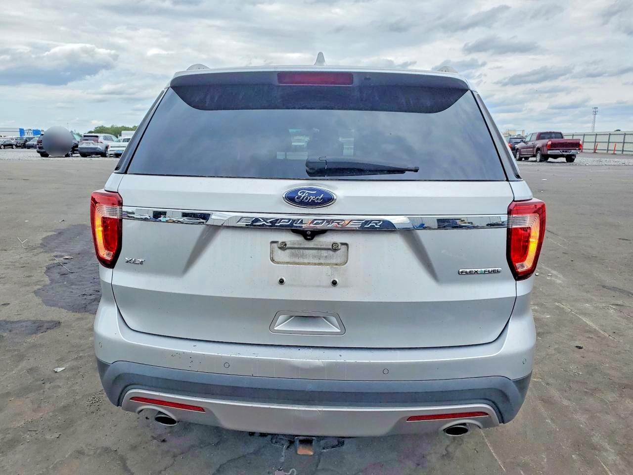 2016 FORD EXPLORER XLT photo 16