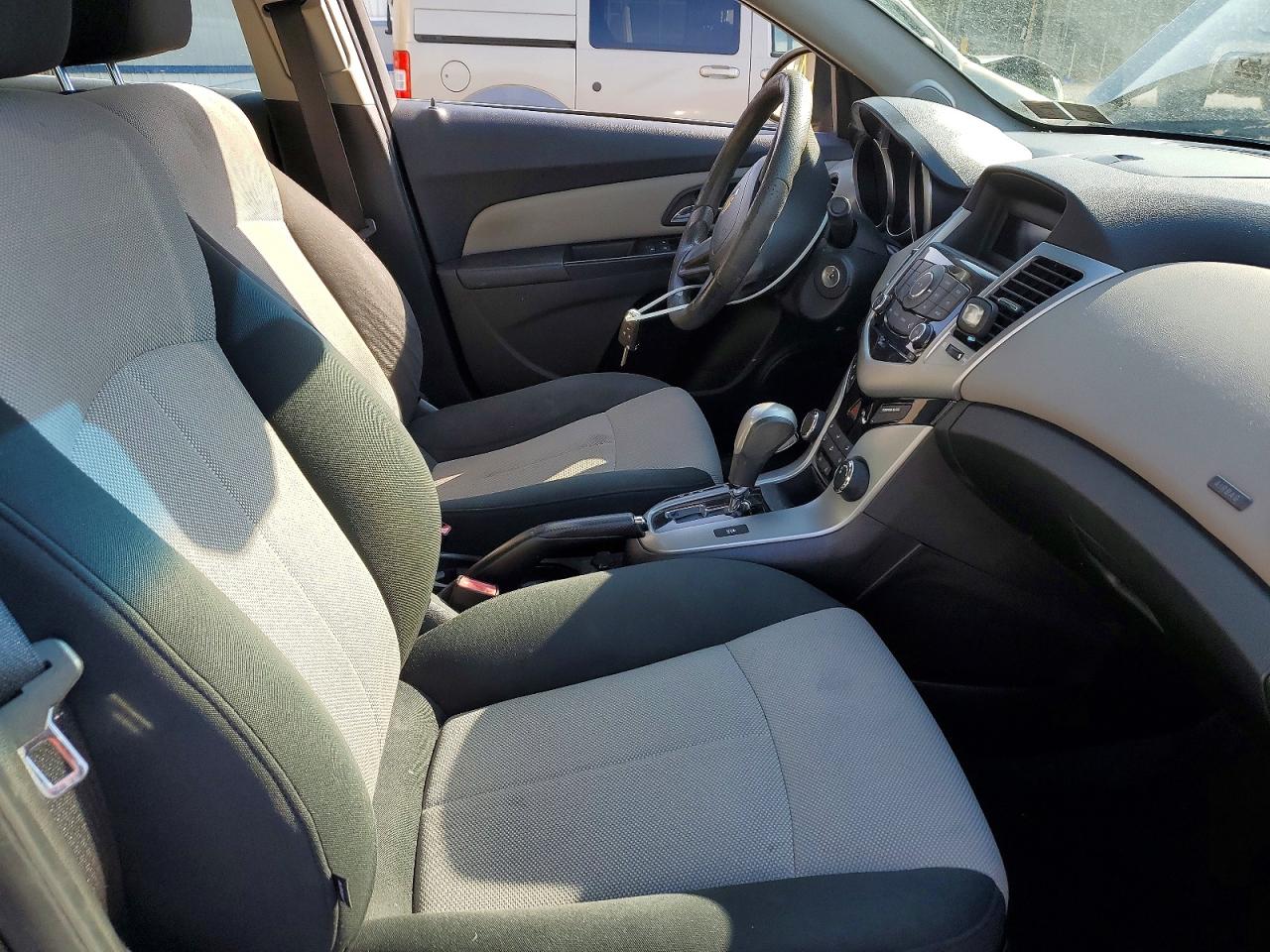 2011 CHEVROLET CRUZE LS photo 19