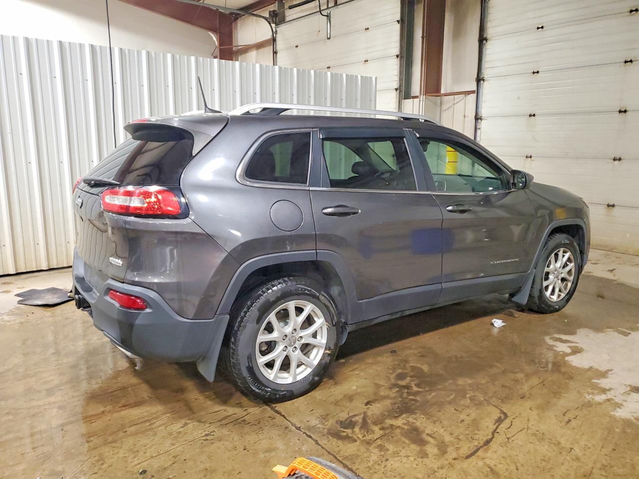 2016 JEEP CHEROKEE LATITUDE photo 5