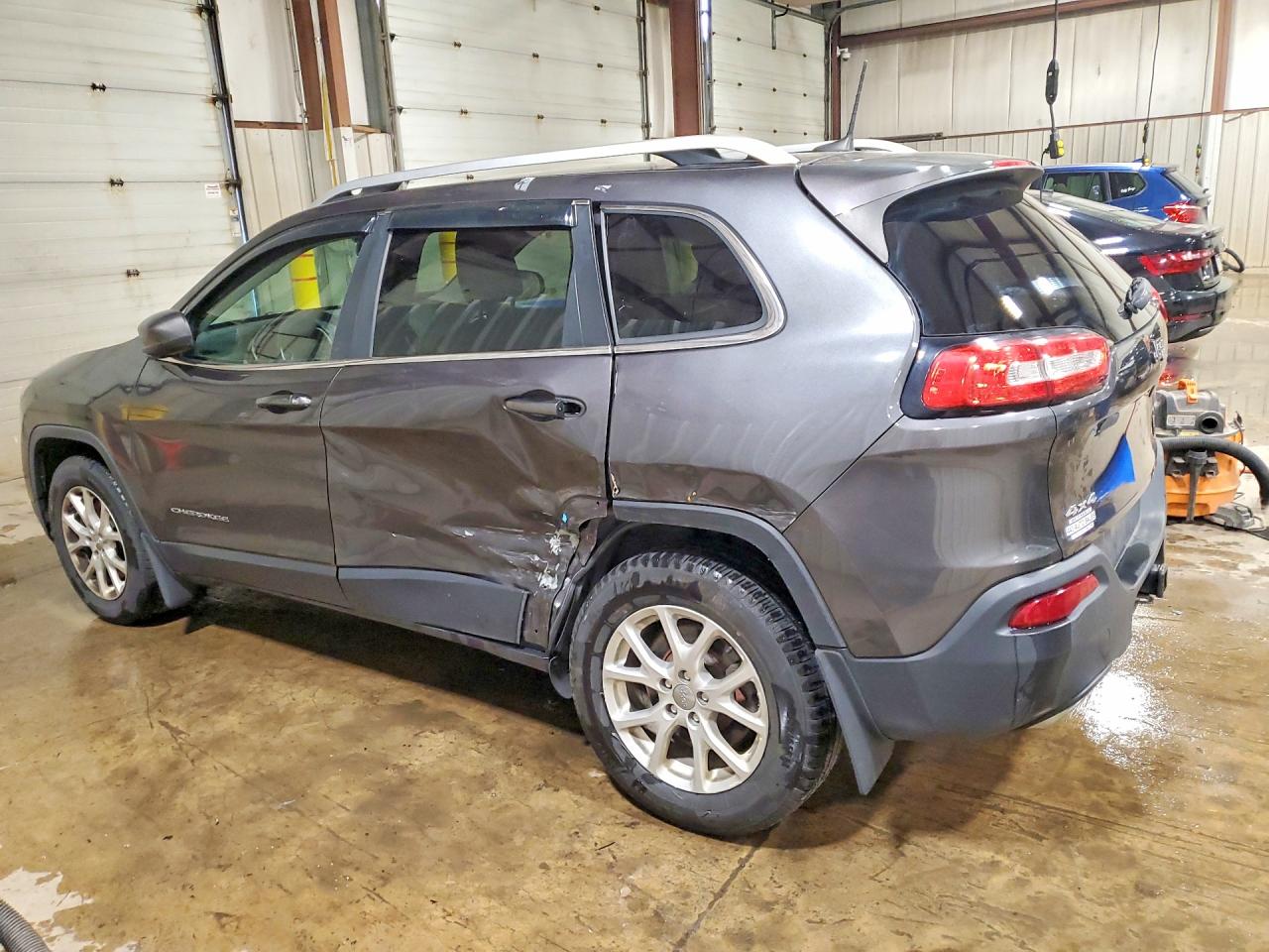 2016 JEEP CHEROKEE LATITUDE photo 3