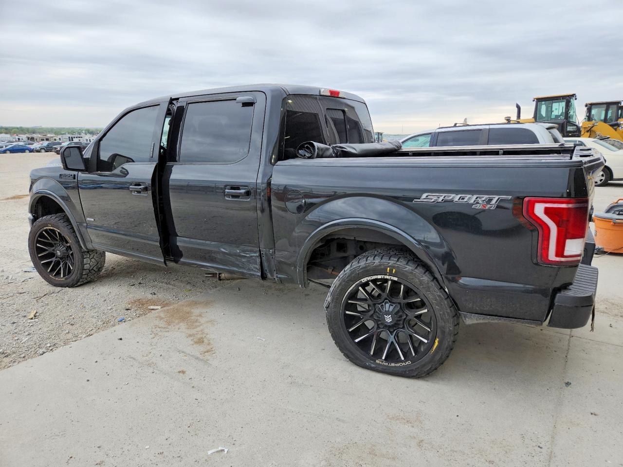 2015 FORD F150 SUPERCREW photo 4