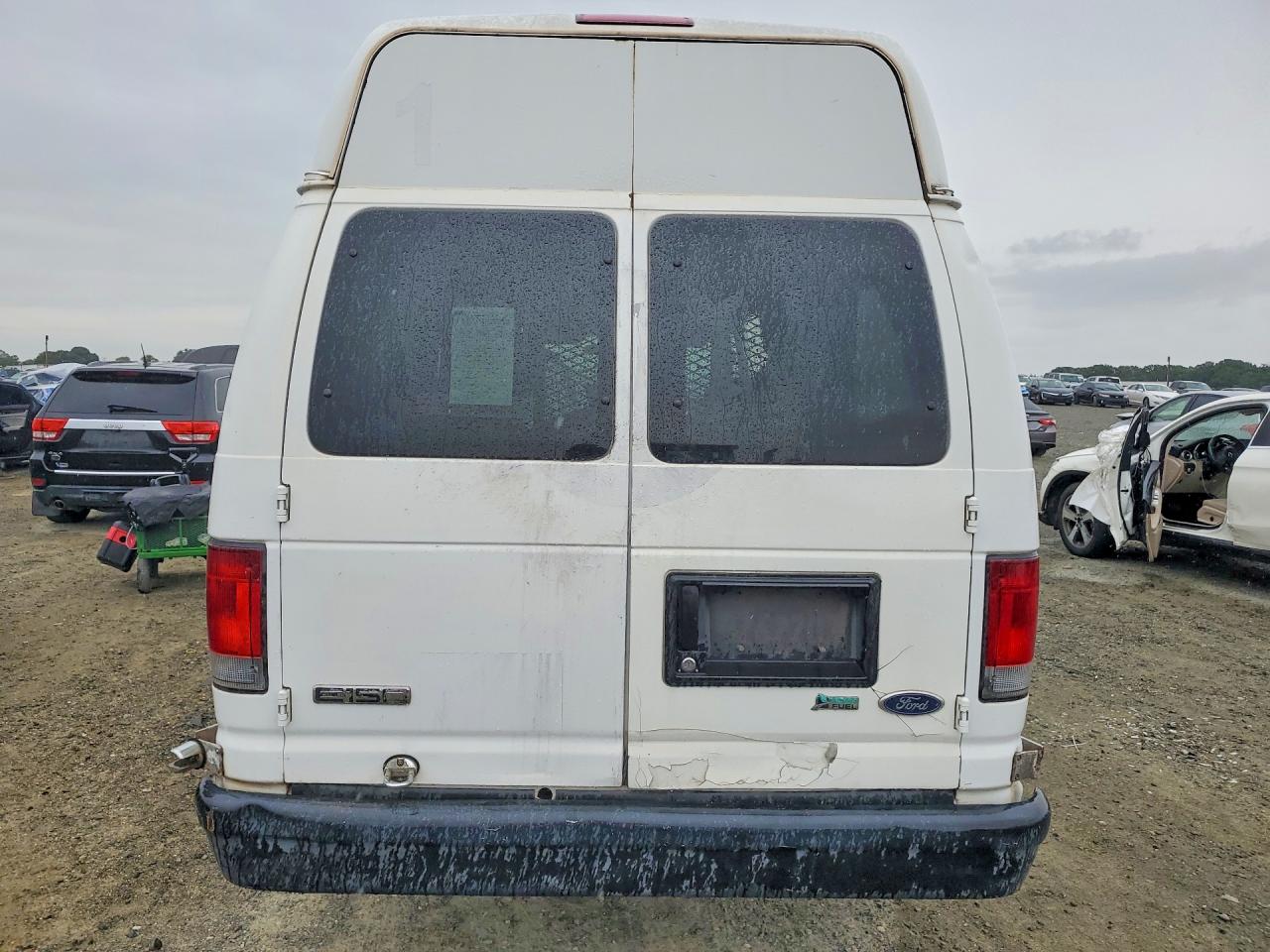 2010 FORD ECONOLINE E150 VAN photo 11