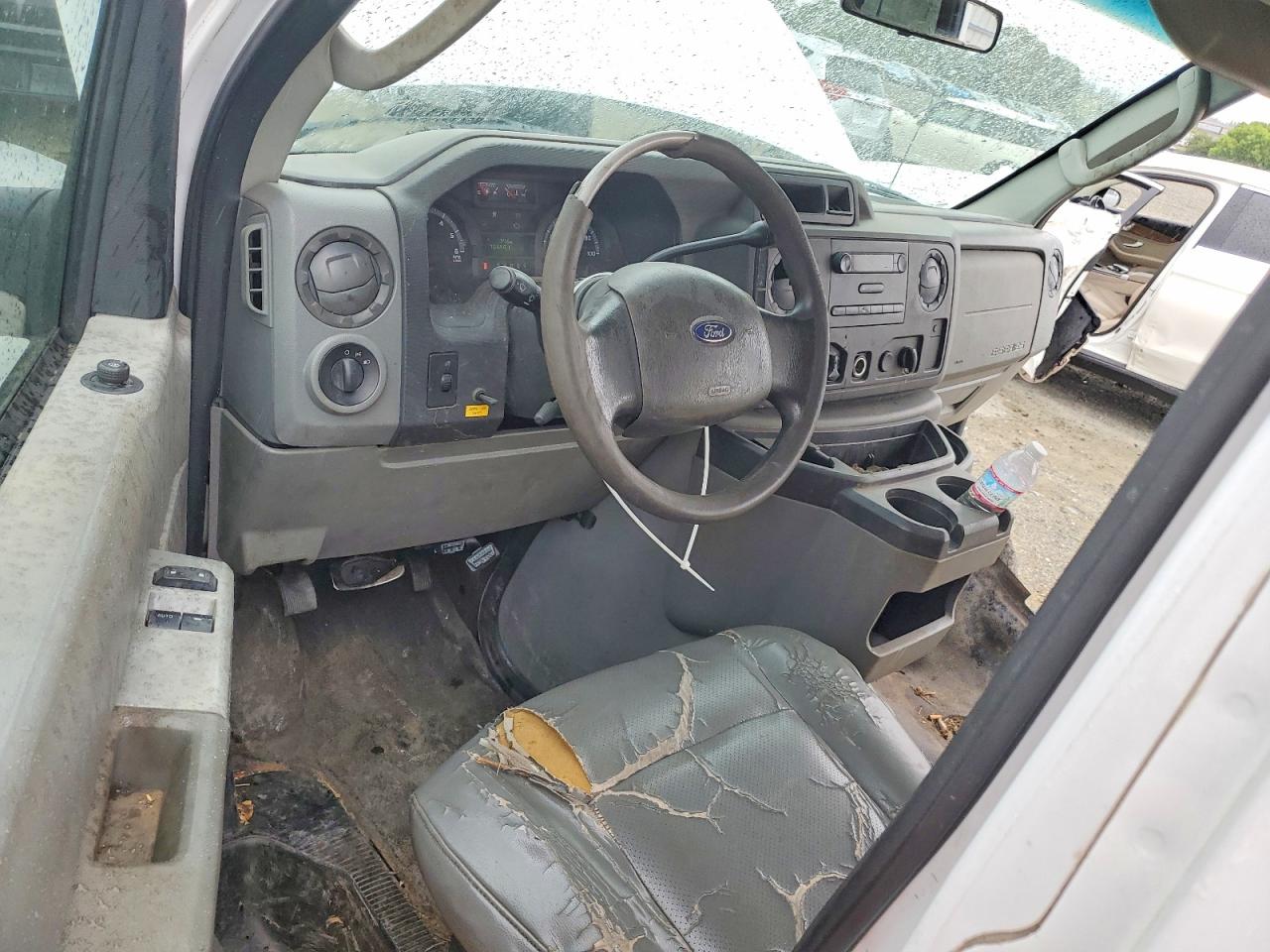 2010 FORD ECONOLINE E150 VAN photo 15