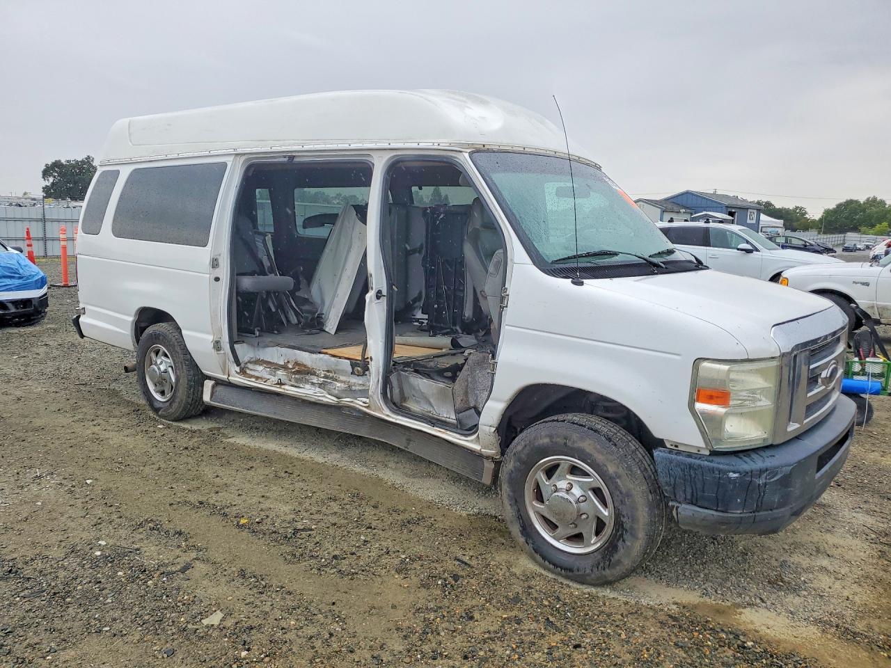 2010 FORD ECONOLINE E150 VAN photo 7