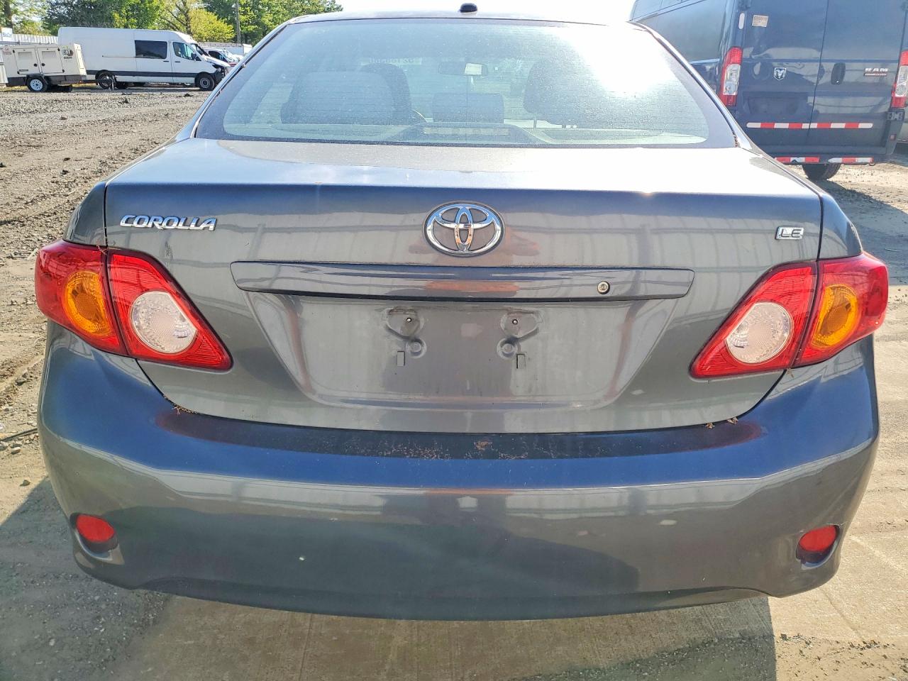 2010 TOYOTA COROLLA LE photo 6