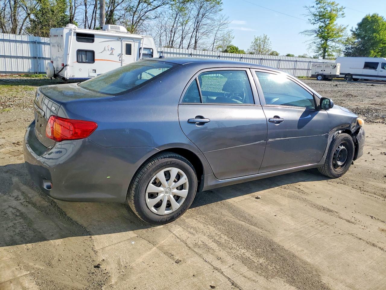 2010 TOYOTA COROLLA LE photo 3