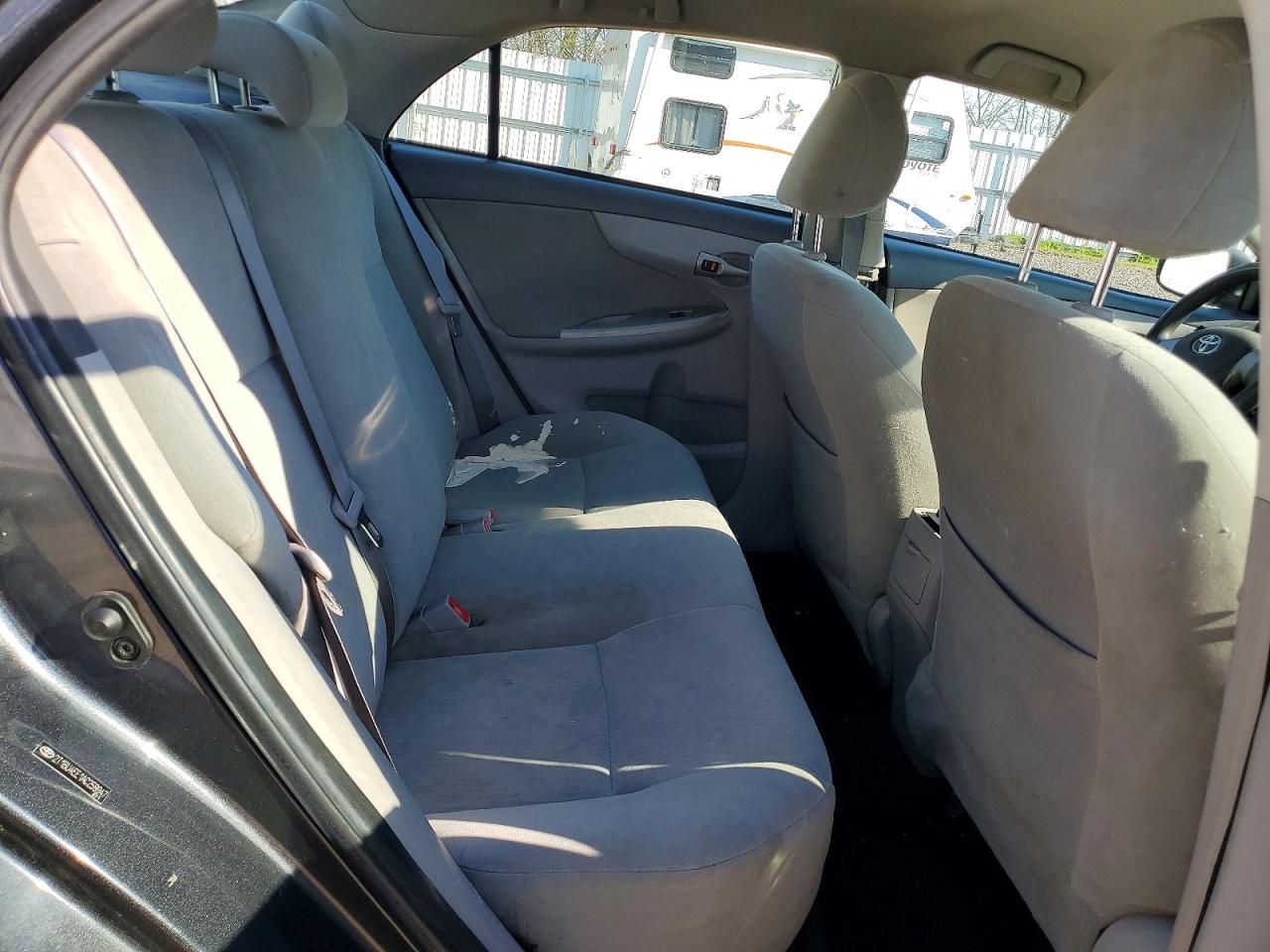 2010 TOYOTA COROLLA LE photo 10