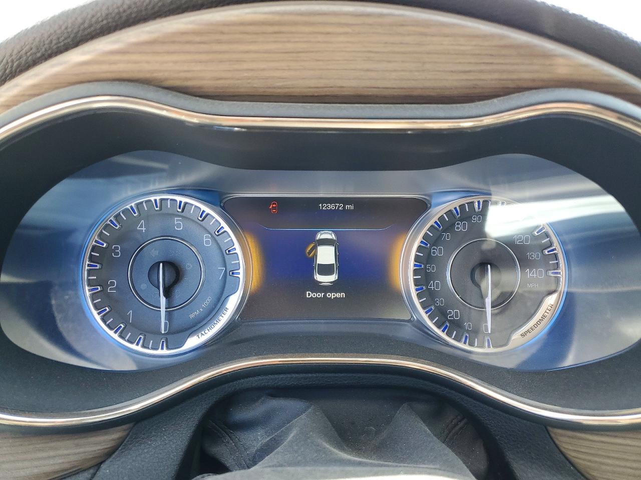 2016 CHRYSLER 200 C photo 17