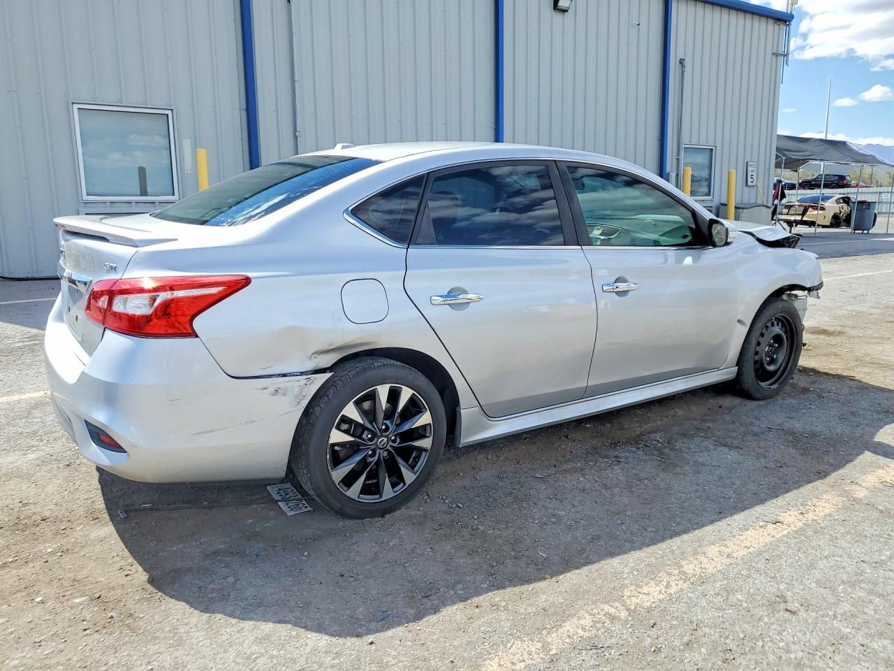 2016 NISSAN SENTRA SR photo 5