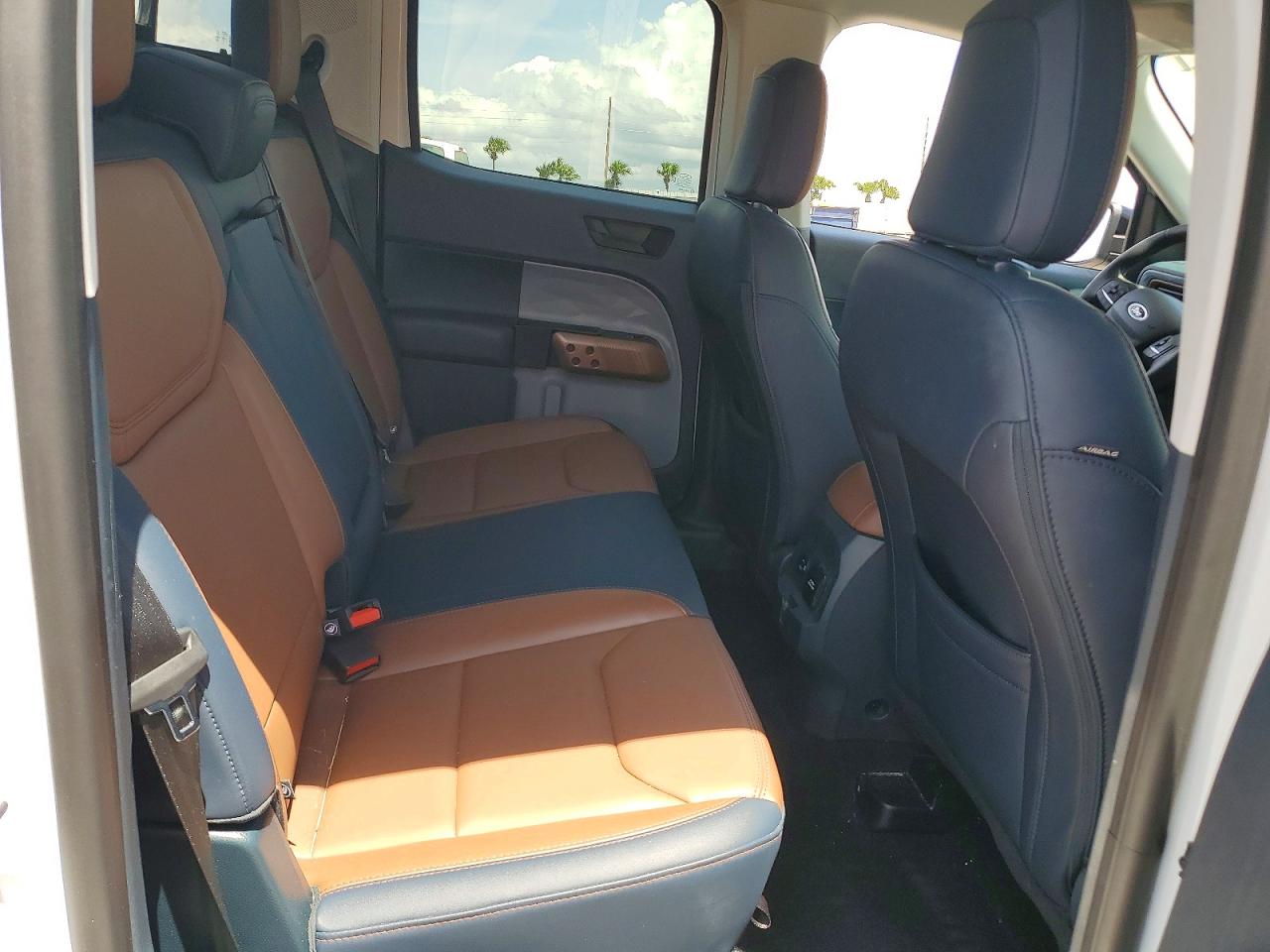 2024 FORD MAVERICK LARIAT photo 19