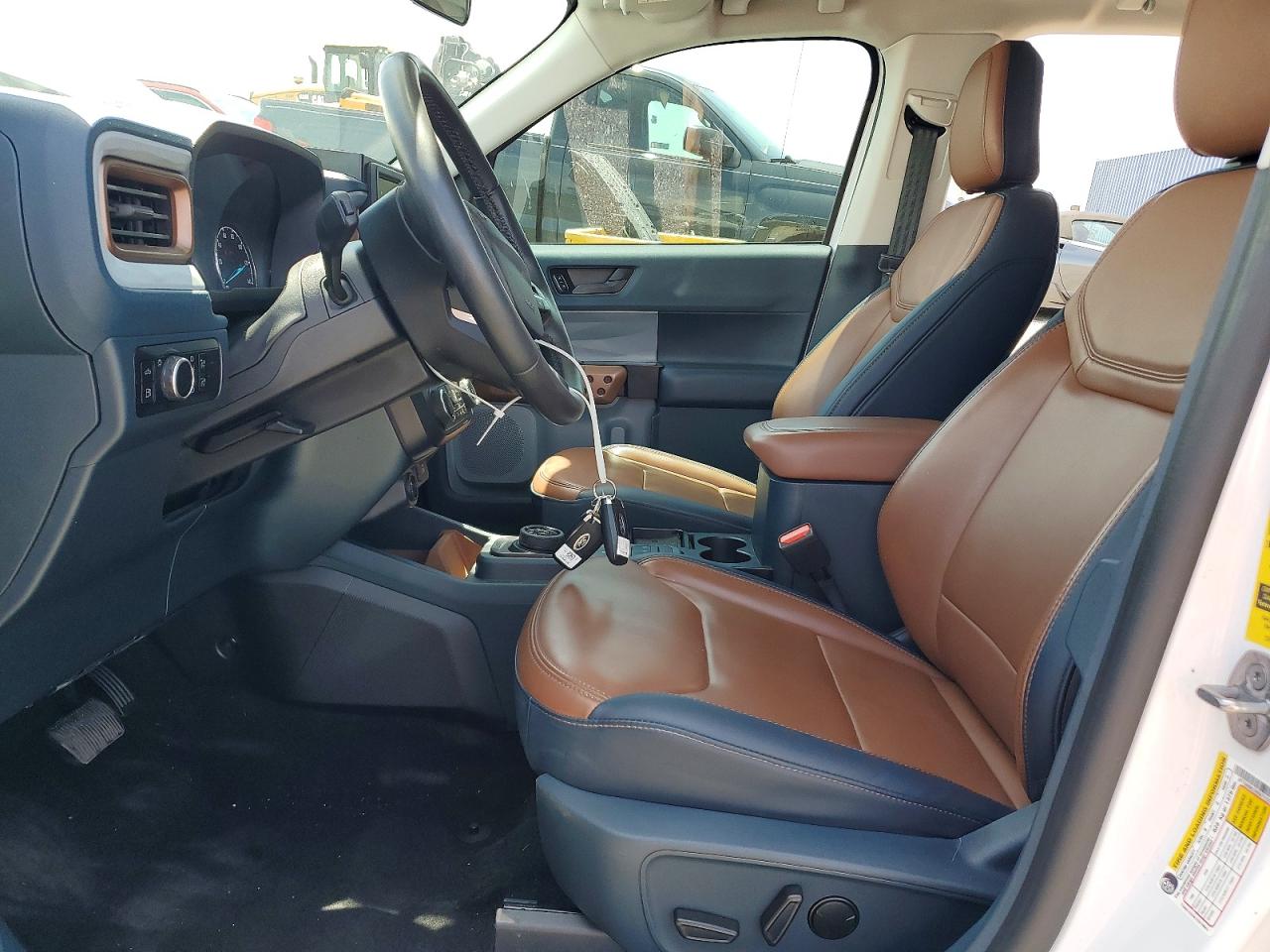 2024 FORD MAVERICK LARIAT photo 13
