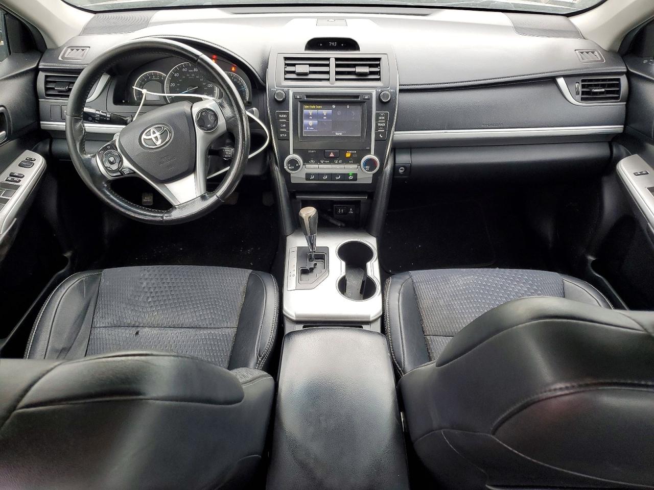 2014 TOYOTA CAMRY SE photo 22