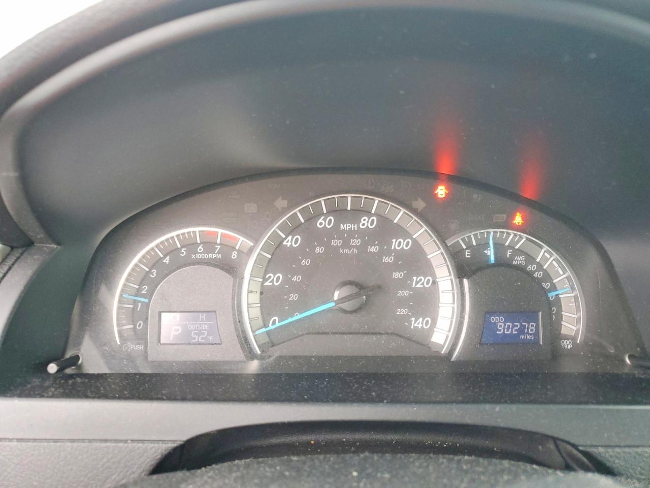 2014 TOYOTA CAMRY SE photo 25