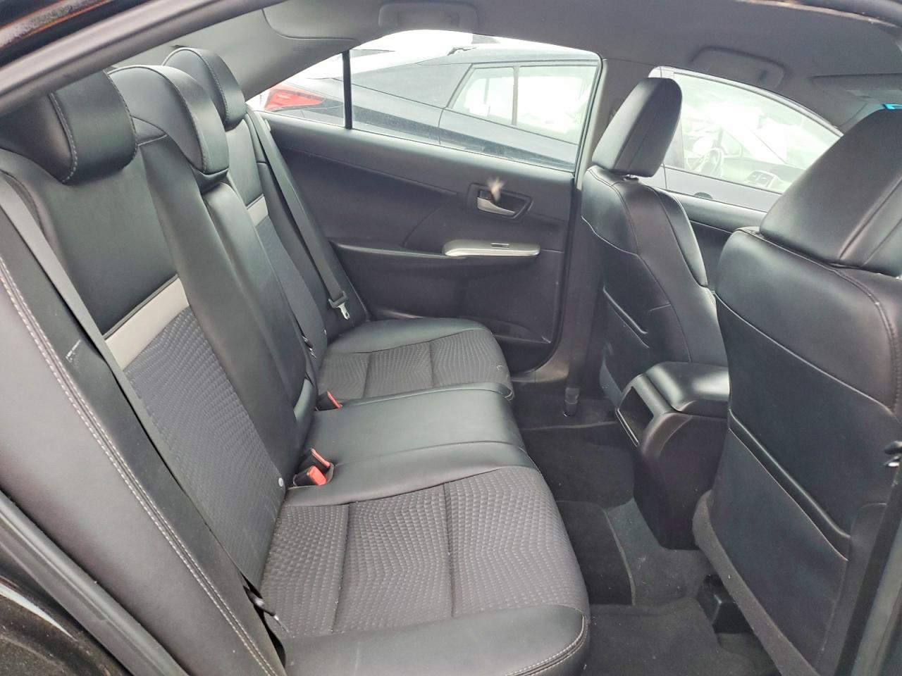 2014 TOYOTA CAMRY SE photo 28