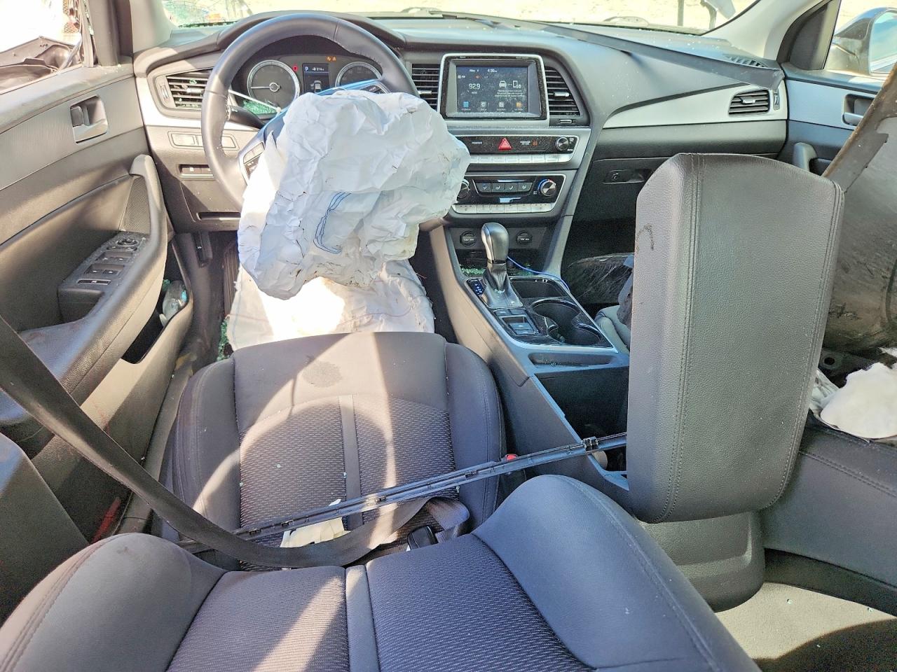 2018 HYUNDAI SONATA SEL photo 8