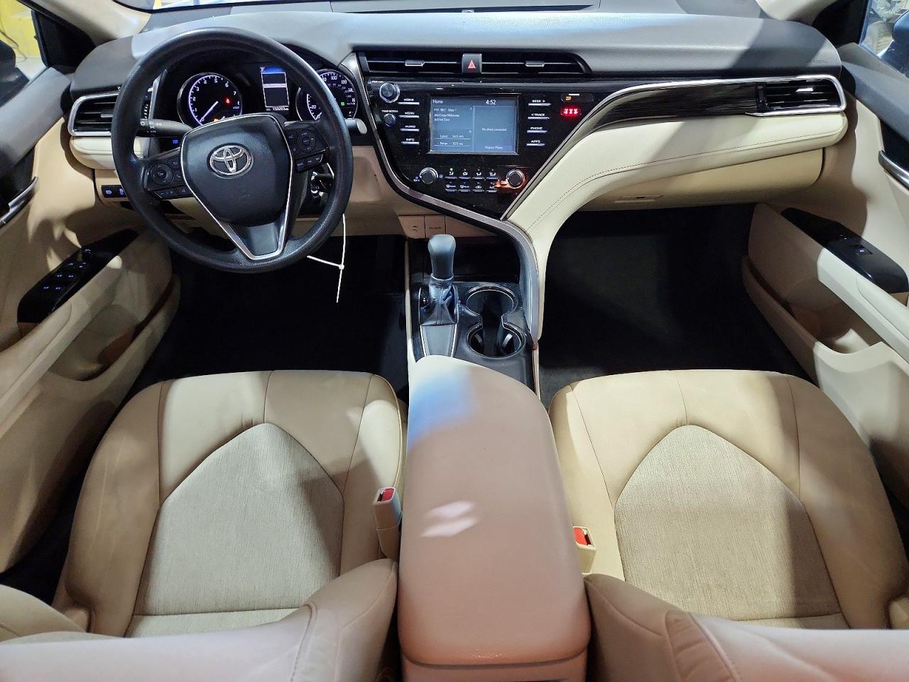 2018 TOYOTA CAMRY LE photo 8