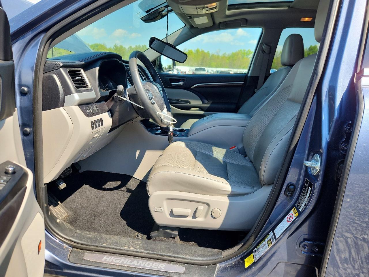 2016 TOYOTA HIGHLANDER LIMITED PLATINUM photo 19