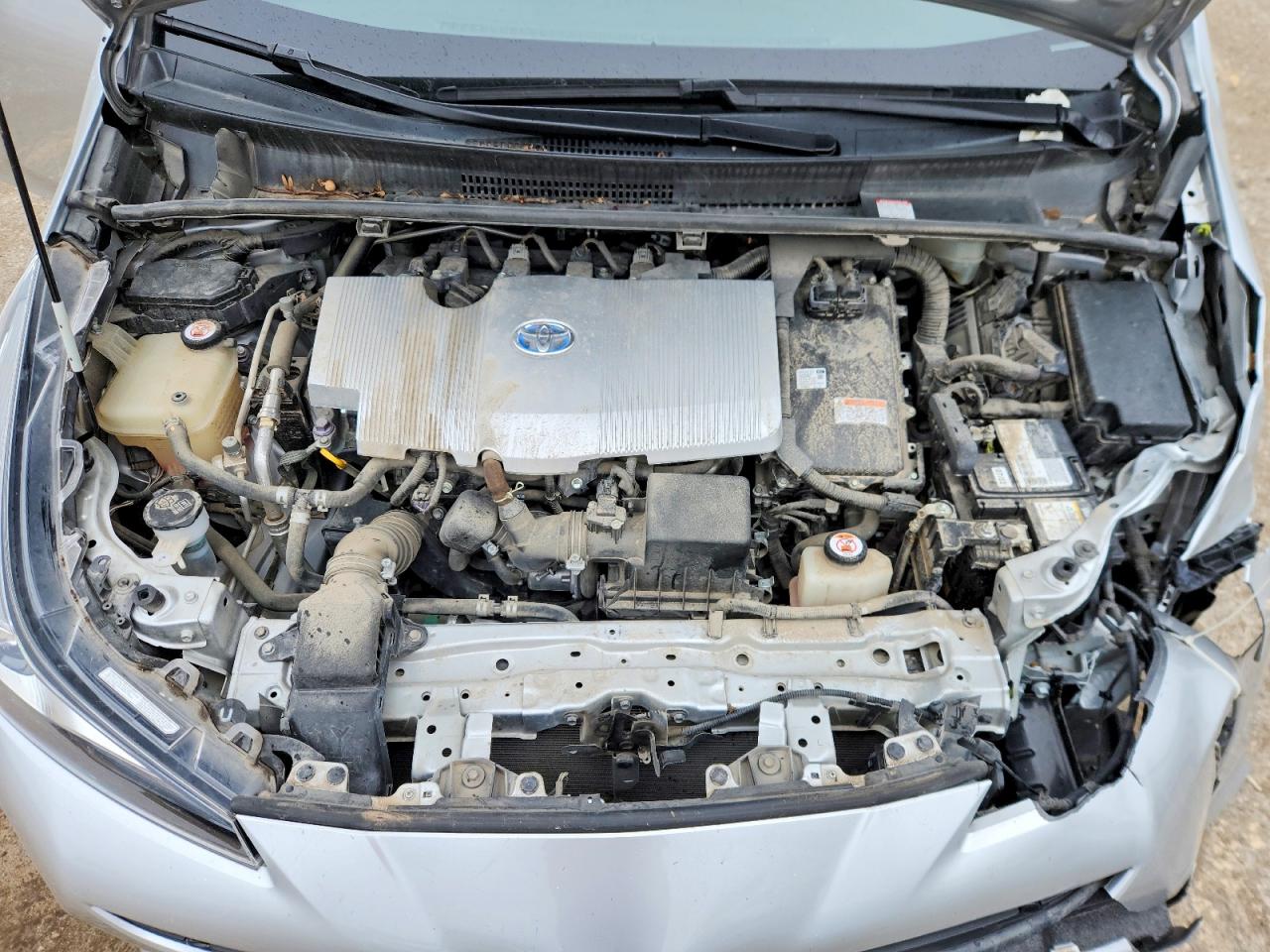 2019 TOYOTA PRIUS XLE photo 31