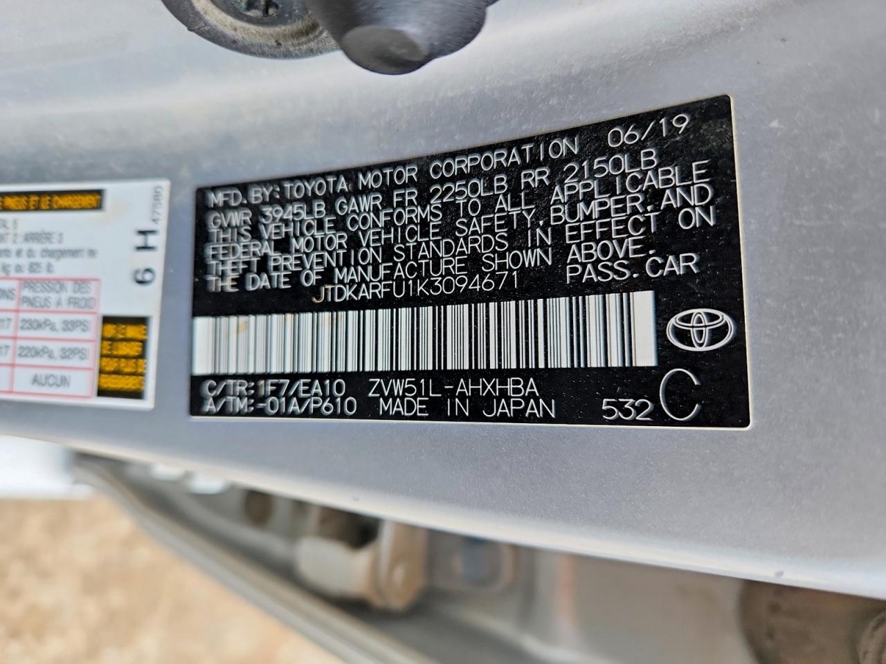 2019 TOYOTA PRIUS XLE photo 34