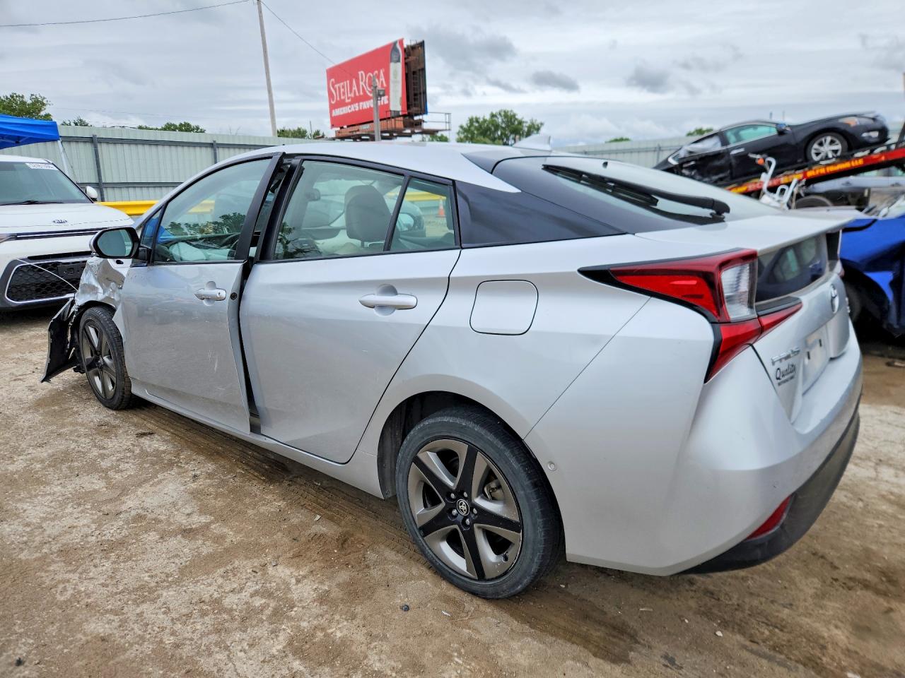 2019 TOYOTA PRIUS XLE photo 4