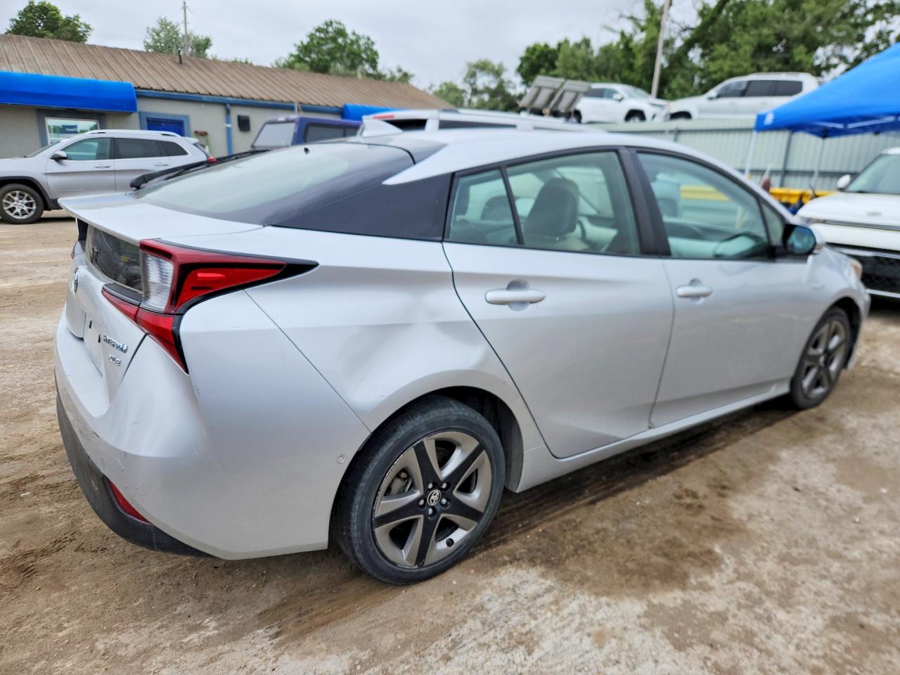 2019 TOYOTA PRIUS XLE photo 7