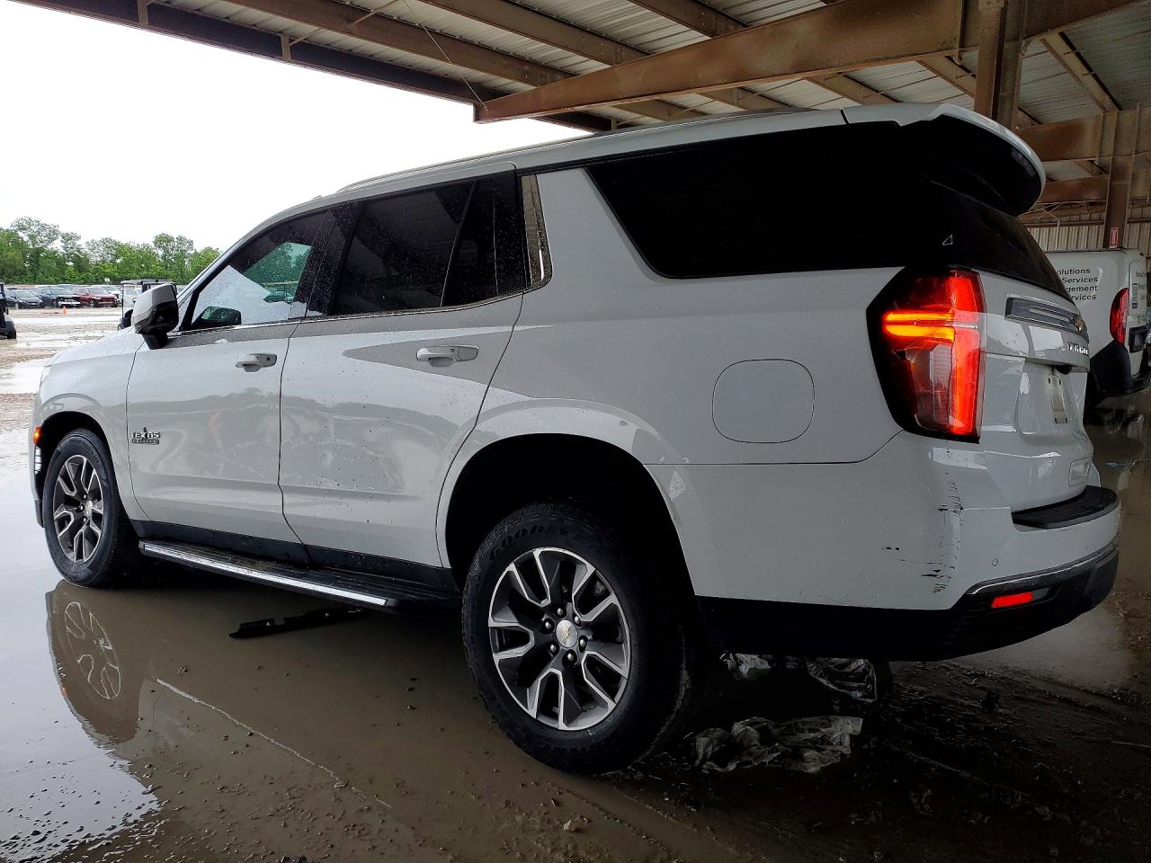 2022 CHEVROLET TAHOE C1500 LT photo 2