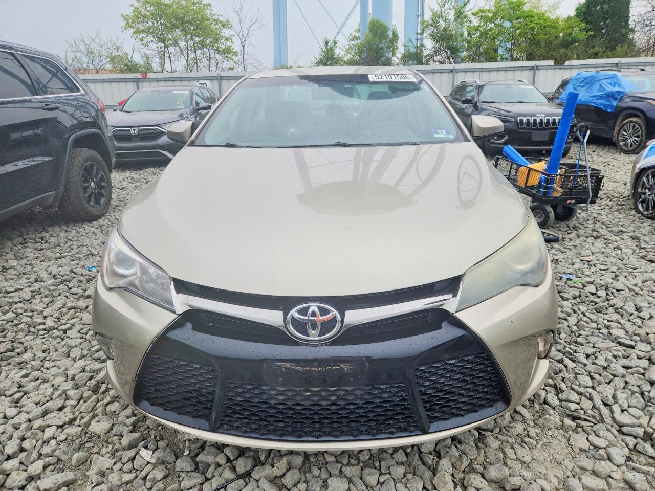 2016 TOYOTA CAMRY SE photo 9