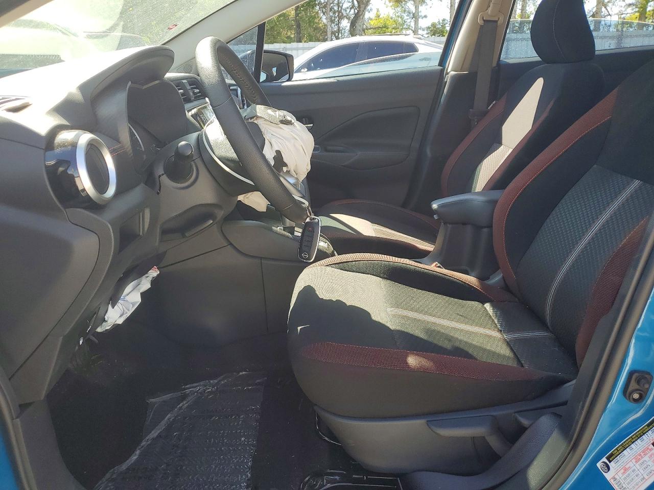 2025 NISSAN VERSA SR photo 7