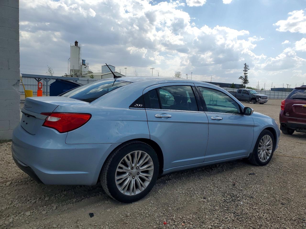 2013 CHRYSLER 200 LIMITED photo 5
