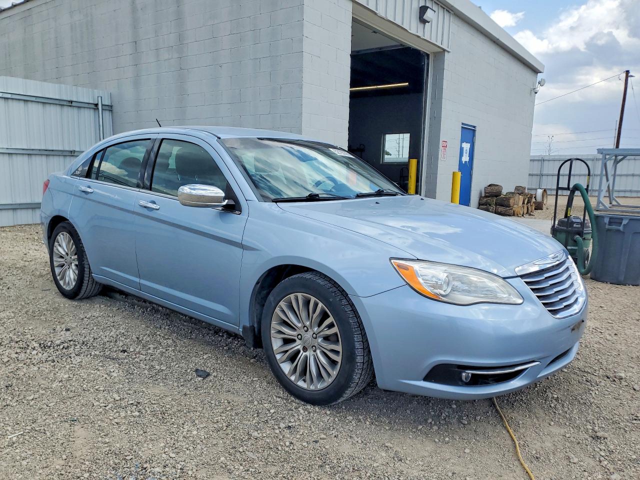 2013 CHRYSLER 200 LIMITED photo 7