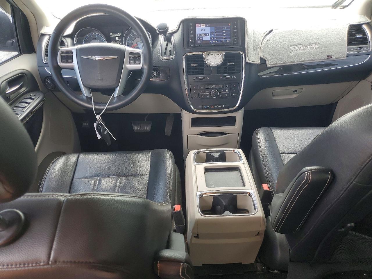 2012 CHRYSLER TOWN & COUNTRY TOURING L photo 22