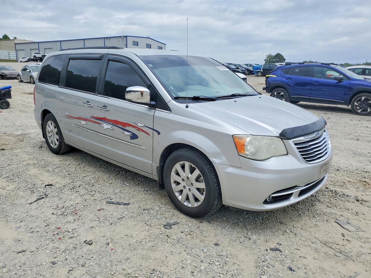 2012 CHRYSLER TOWN & COUNTRY TOURING L photo 10