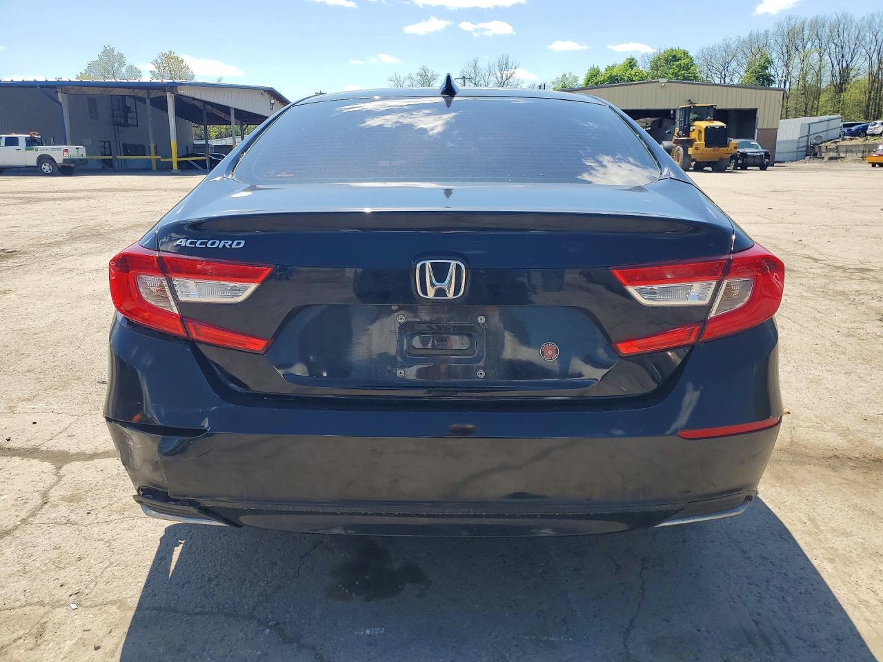 2020 HONDA ACCORD LX photo 16