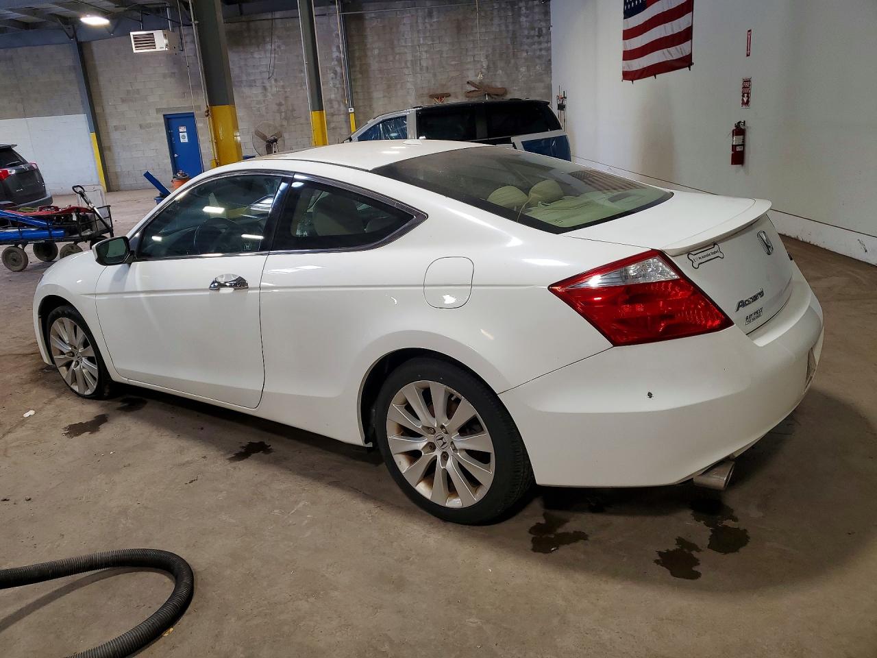 2010 HONDA ACCORD EXL photo 3