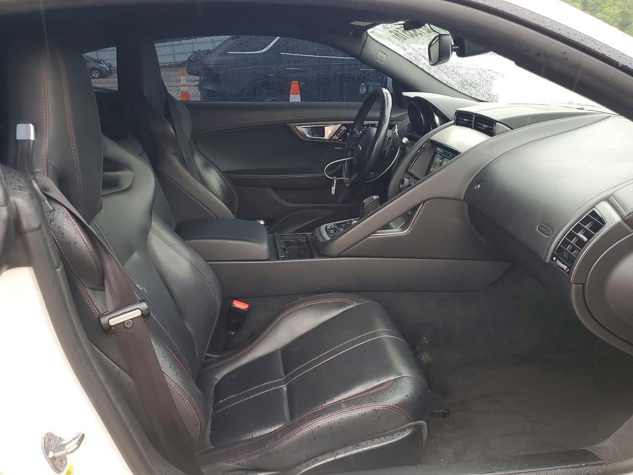 2016 JAGUAR F-TYPE photo 10