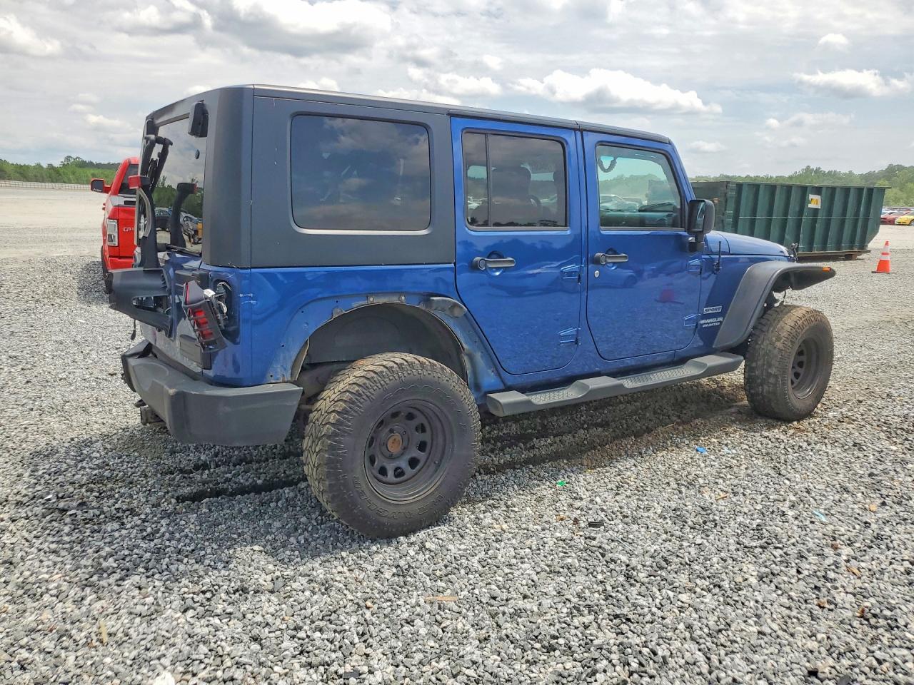 2010 JEEP WRANGLER UNLIMITED SPORT photo 5