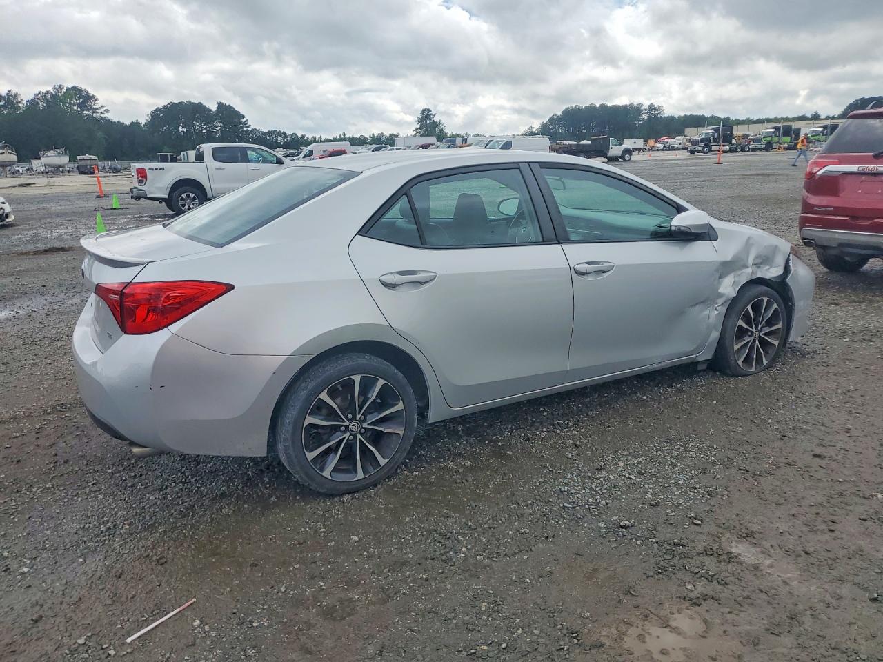 2018 TOYOTA COROLLA SE photo 5