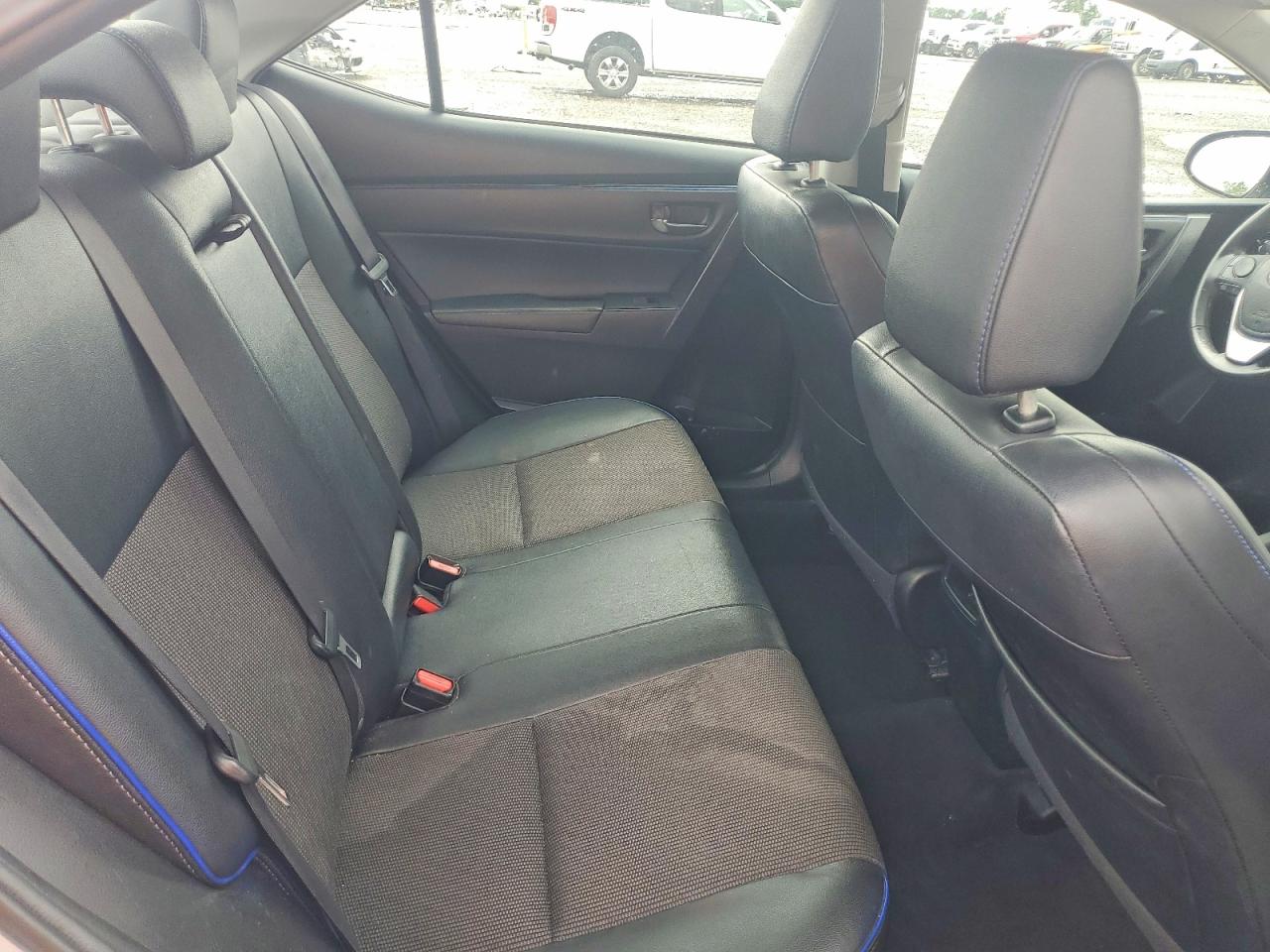 2018 TOYOTA COROLLA SE photo 19