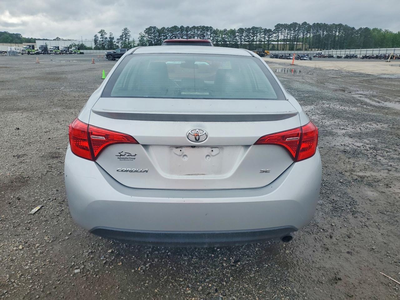 2018 TOYOTA COROLLA SE photo 11